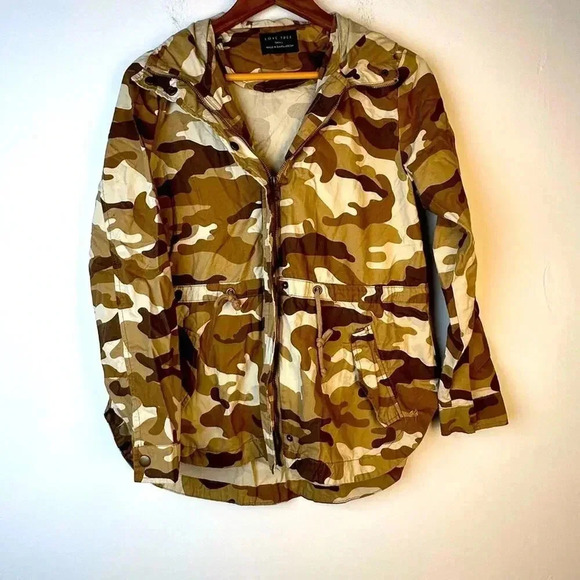 Love Tree Camo Jacket - Picture 1 of 3